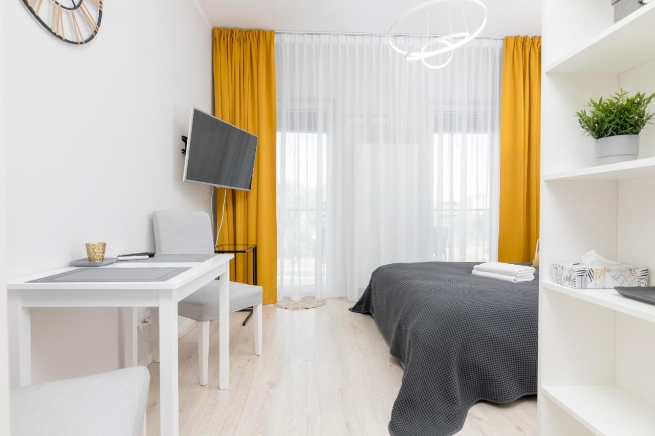 Yellow Sunset Studio Apartment Warsaw Exterior photo